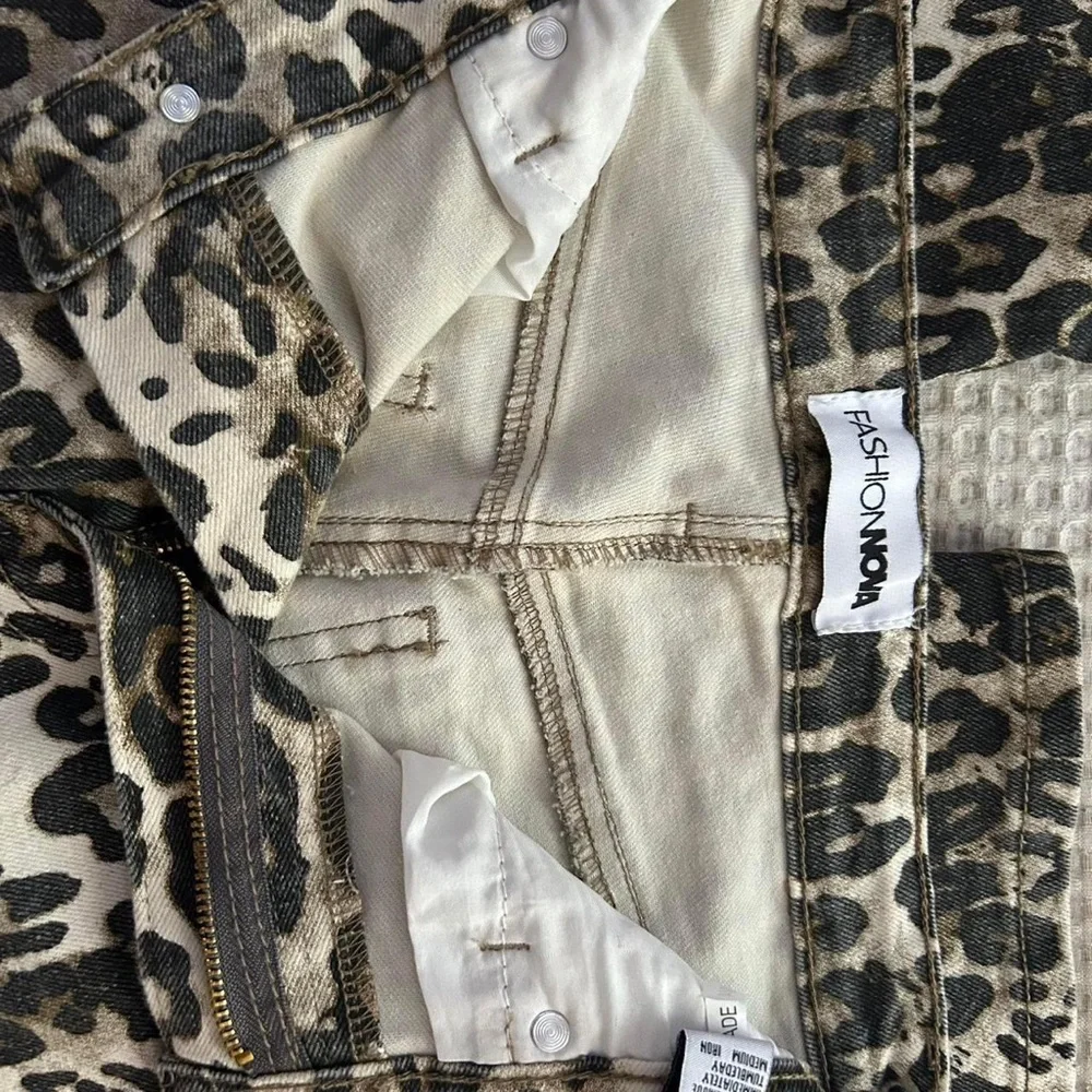 Fashion Nova Animal Print Trousers 
Size 5 - Picture 3 of 7